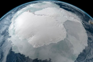 Myfacemood -L'Antartico nasconderebbe un base segreta UFO dei nazisti